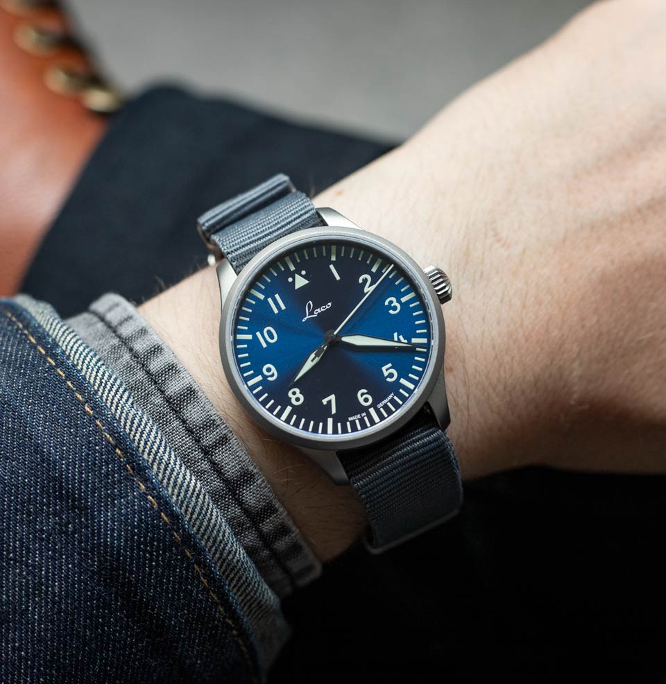 Augsburg Blaue Stunde 39mm Automatic | Blue Dial 39mm on a 7