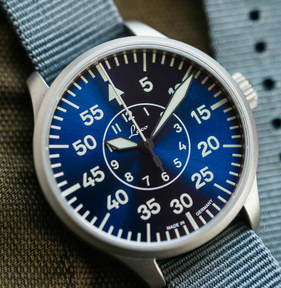 Aachen Blaue Stunde 39mm Automatic | Blue Dial Type B Navigator dial