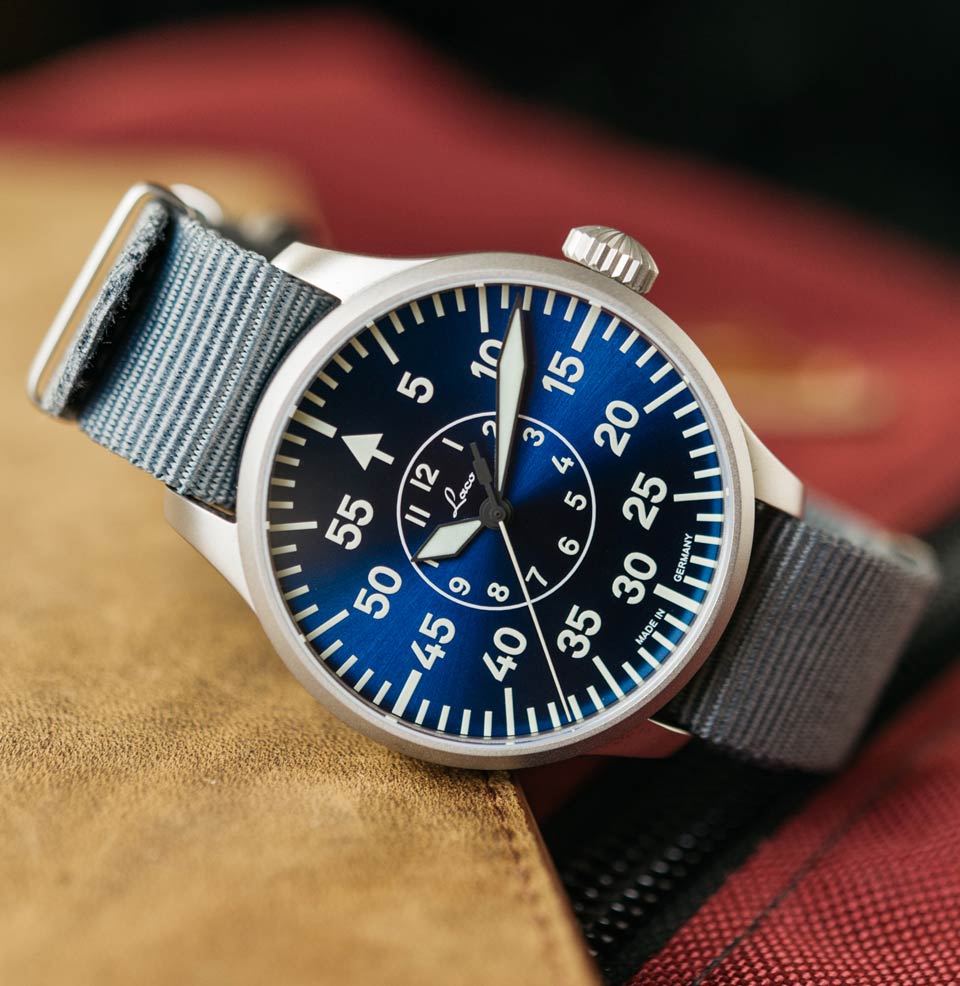 Aachen Blaue Stunde 42mm Automatic | Blue Dial Sunray blue with white print