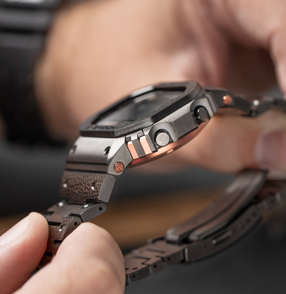 MRG‑B5000HT‑1 “Hand‑Hammered Tsuiki Edition” Slim 12.9mm thickness