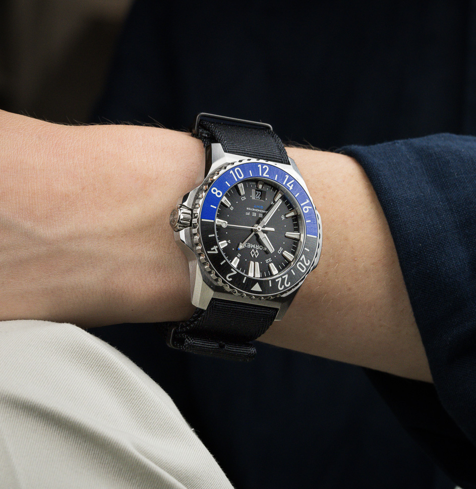 Reef GMT 42 mm Black and Blue Bezel