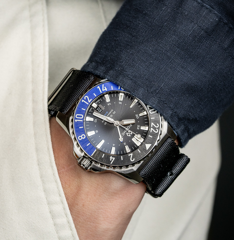 Reef GMT 42 mm Lume Throughout