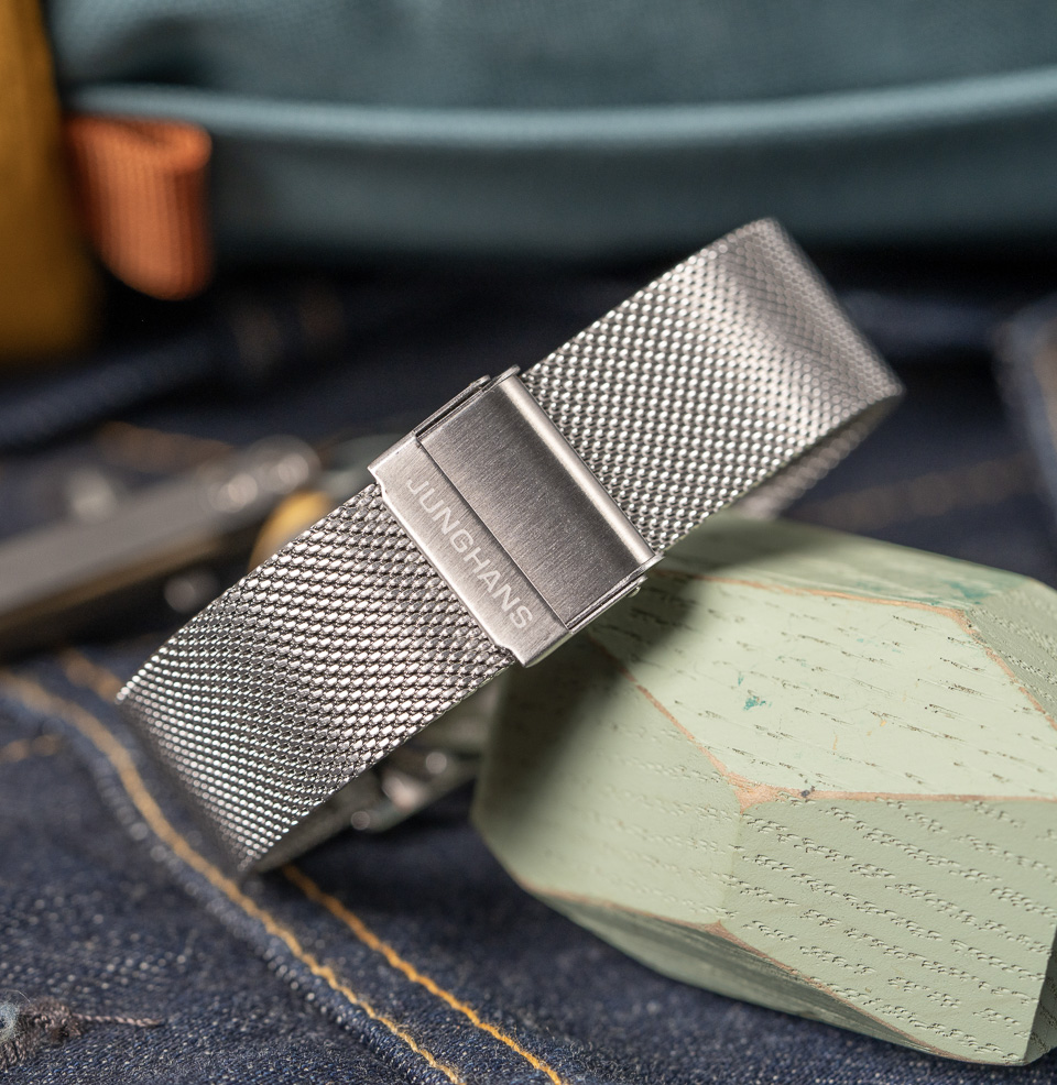 Form Quartz Bauhaus Limited Edition Milanese Bracelet