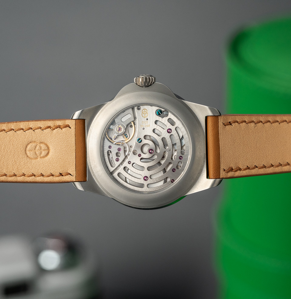 AERODYNAMIC Swiss-made ROBOT/La Joux-Perret movement