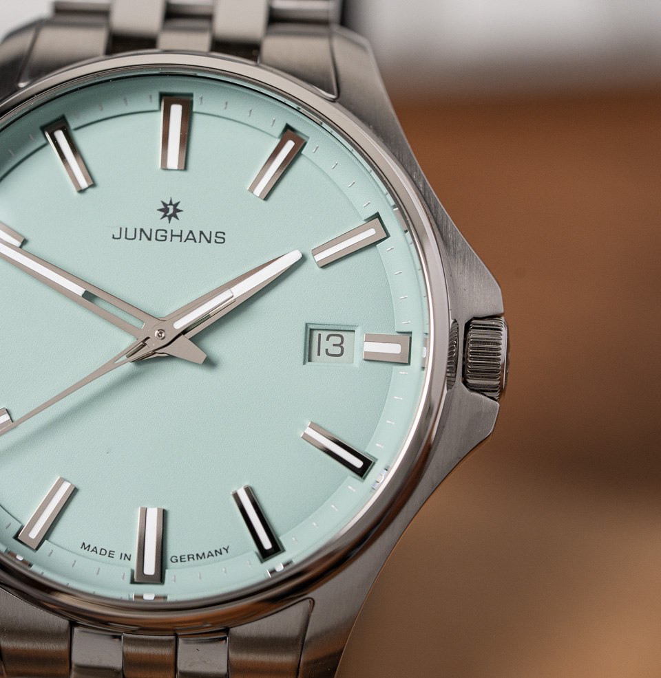 Meister S Quartz 35mm A matte pastel green dial