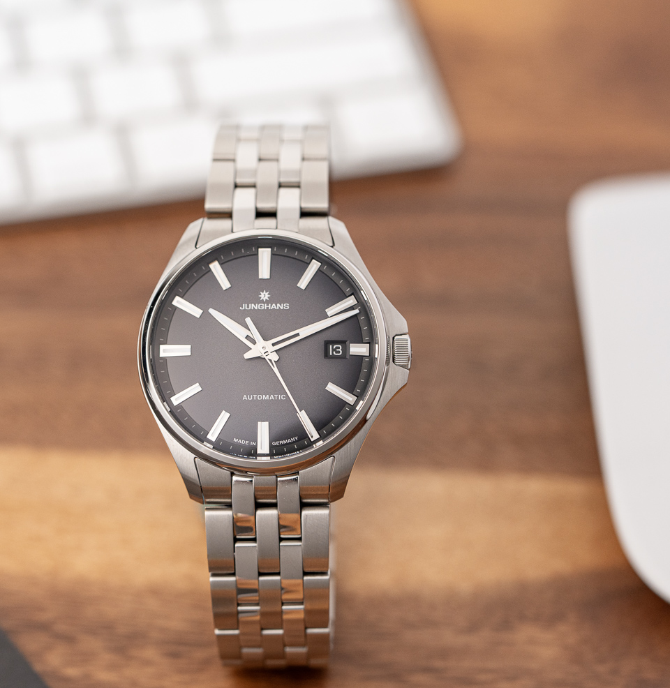 Meister S Automatic 36 A clean black dial