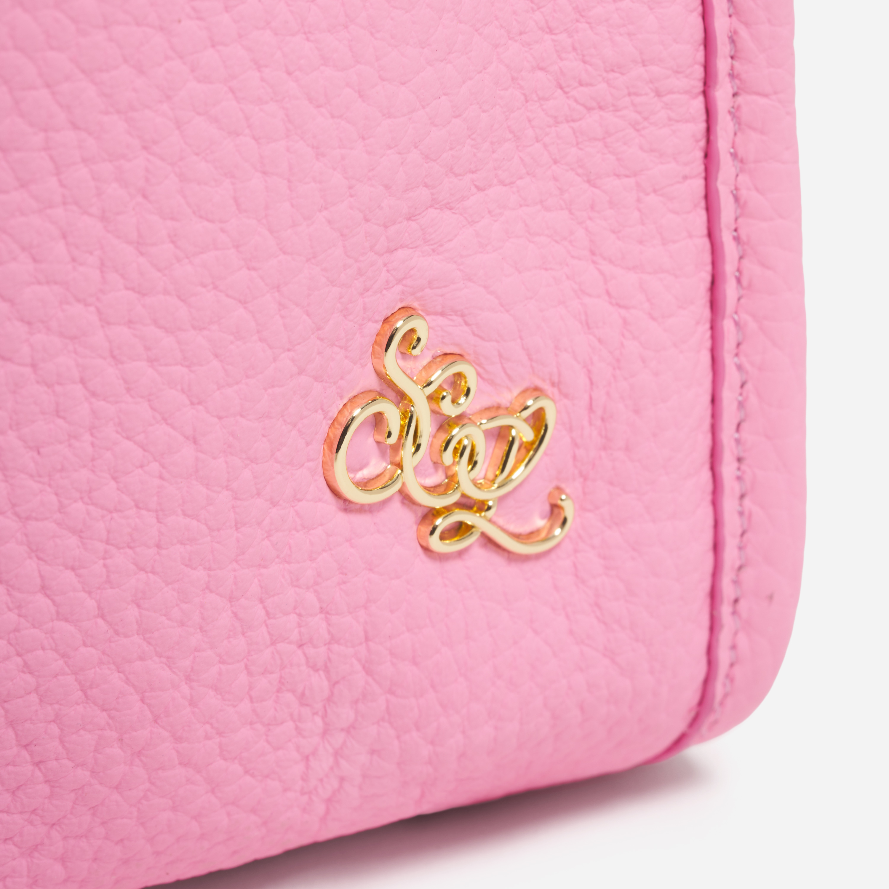 Henrietta Carryall
