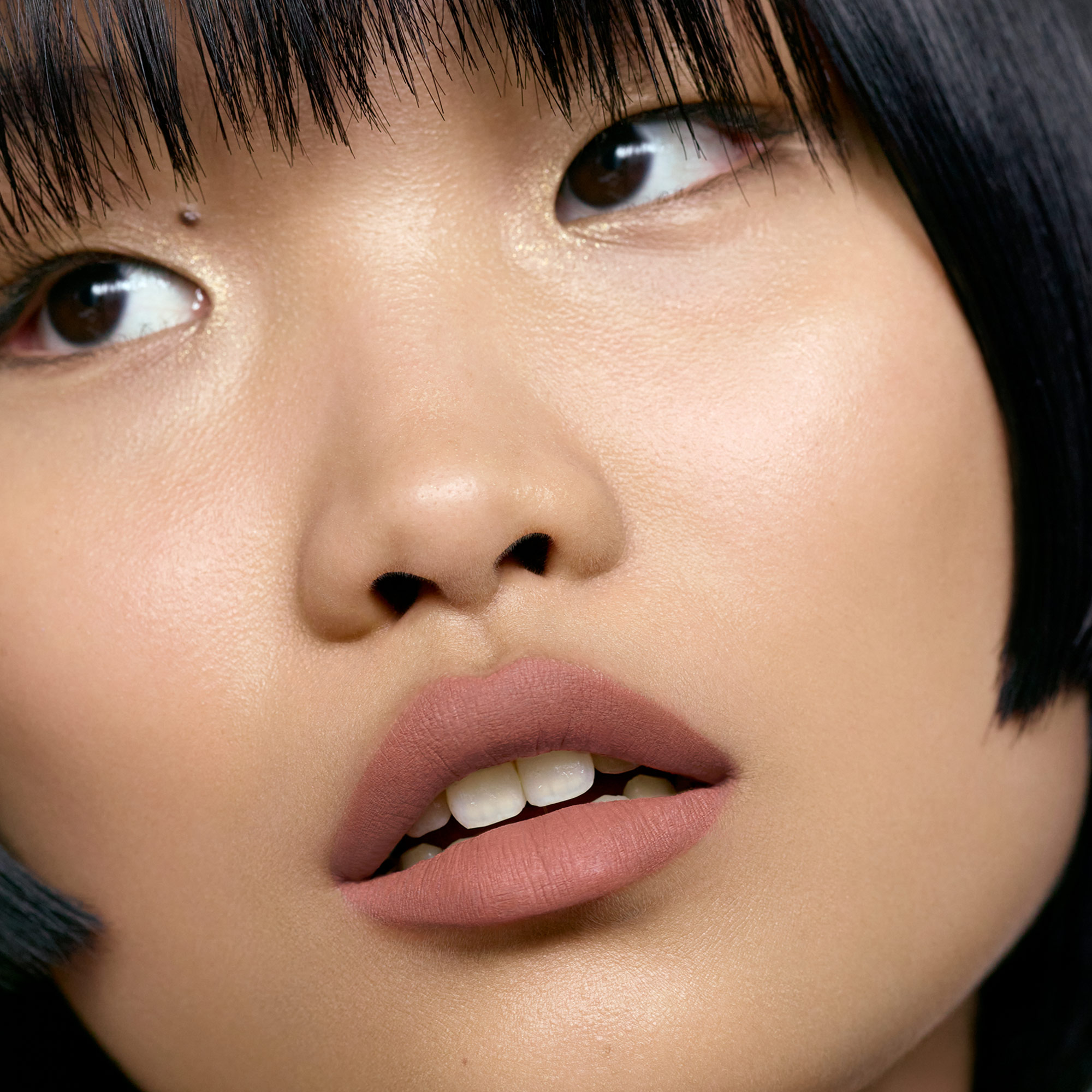 Medium model wearing shade Count The Ways.
