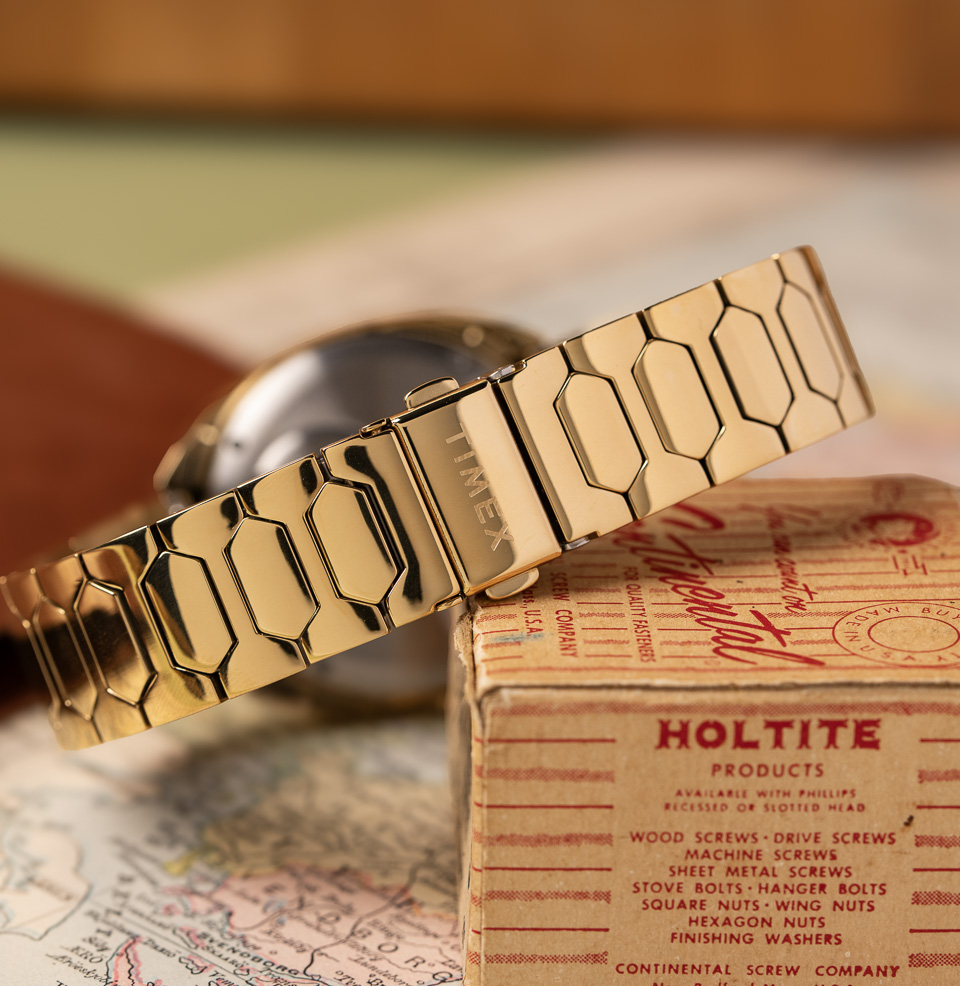 Q Timex® 1972 Time Machine Reissue Stainless steel bracelet