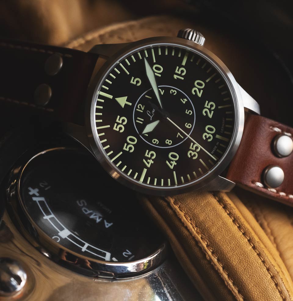 Aachen 39mm Automatic | Black Dial Type B Navigator dial