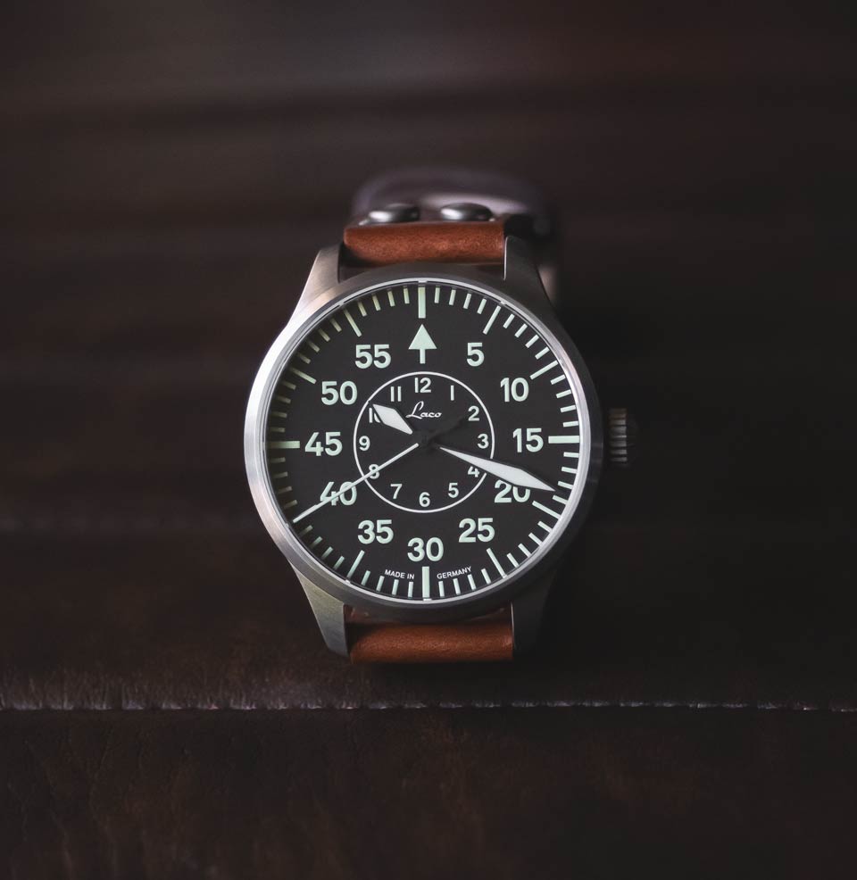 Aachen 39mm Automatic | Black Dial Matte black with white markings