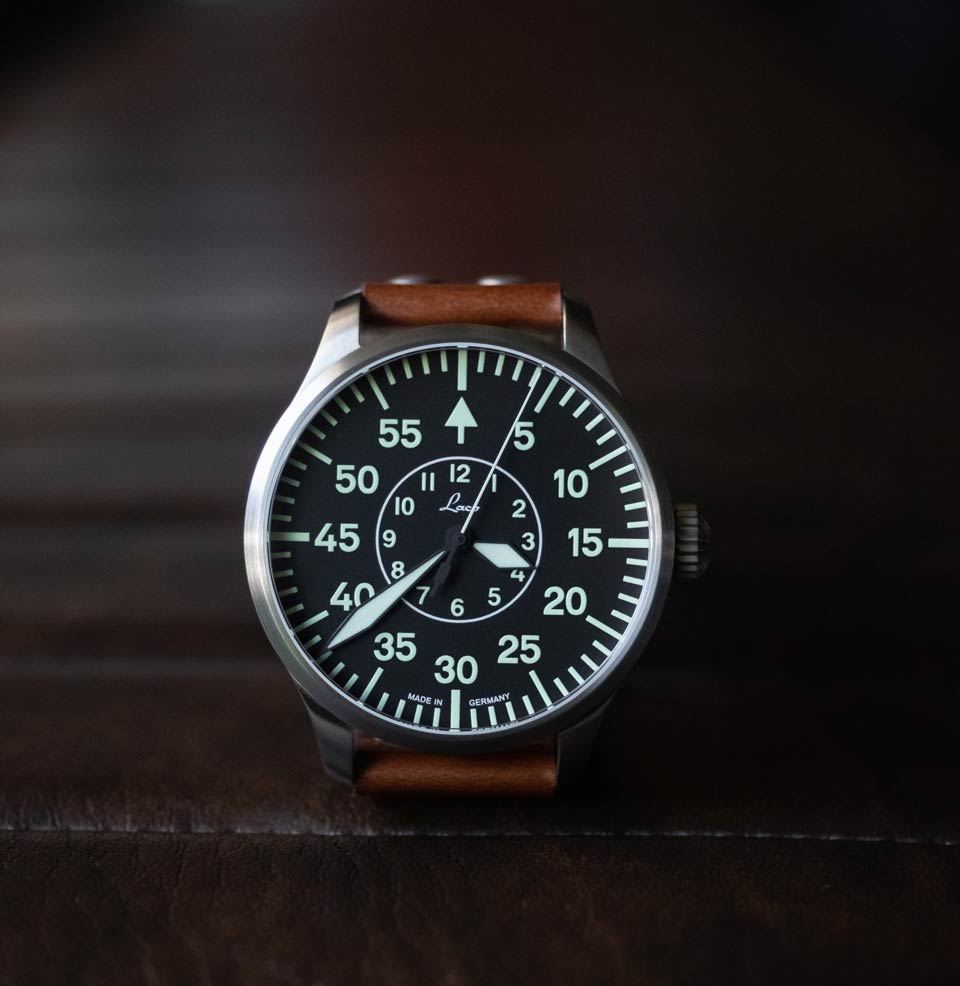 Aachen 42mm Automatic | Black Dial Matte black with white markings