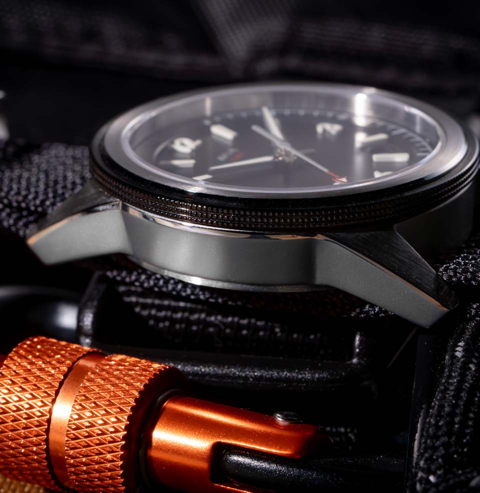 AVI-8 CVRT 3775A Unique case shape for ergonomics