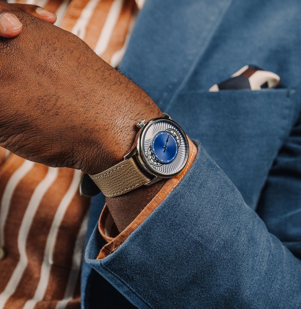 Le Régulateur Louis Erard x Worn & Wound Effortlessy stylish