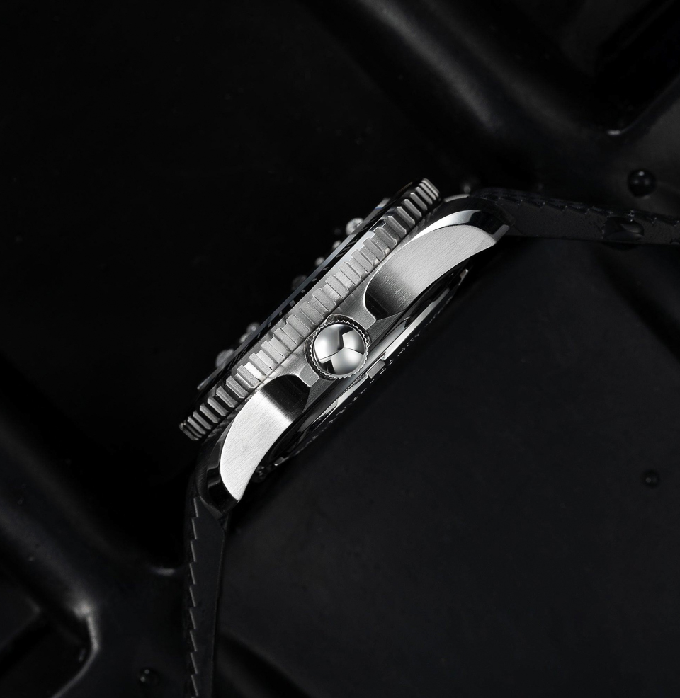 Diver 200M Automatic Sharp angles