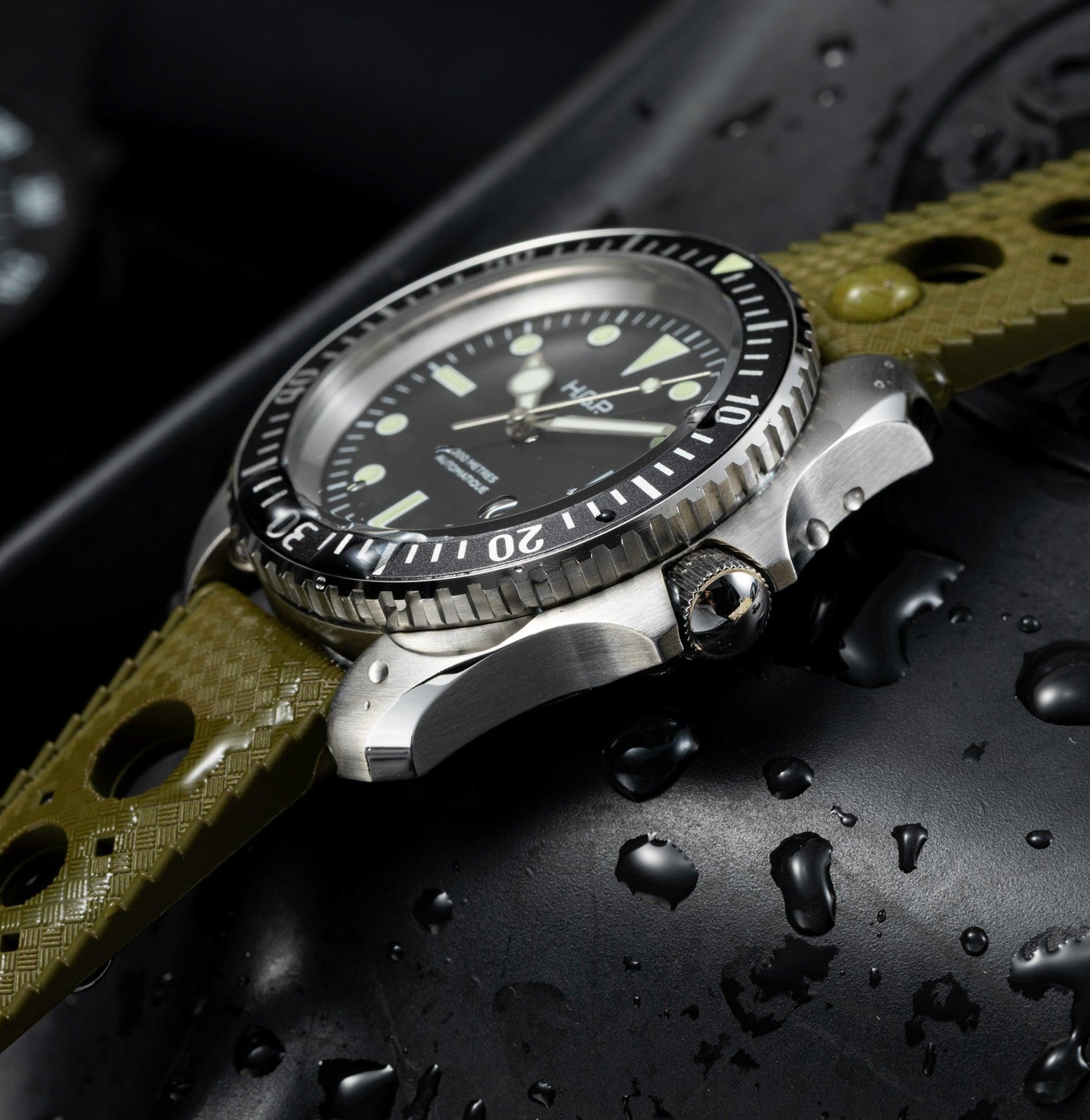Diver 200M Automatic Sharp angles
