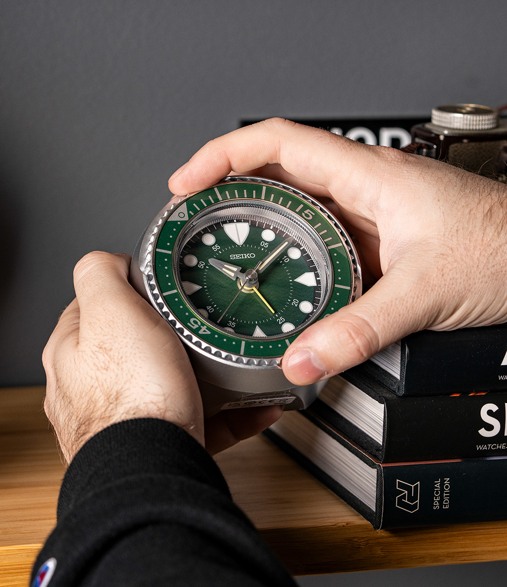 Mai Modern Rotating Bezel Alarm Clock