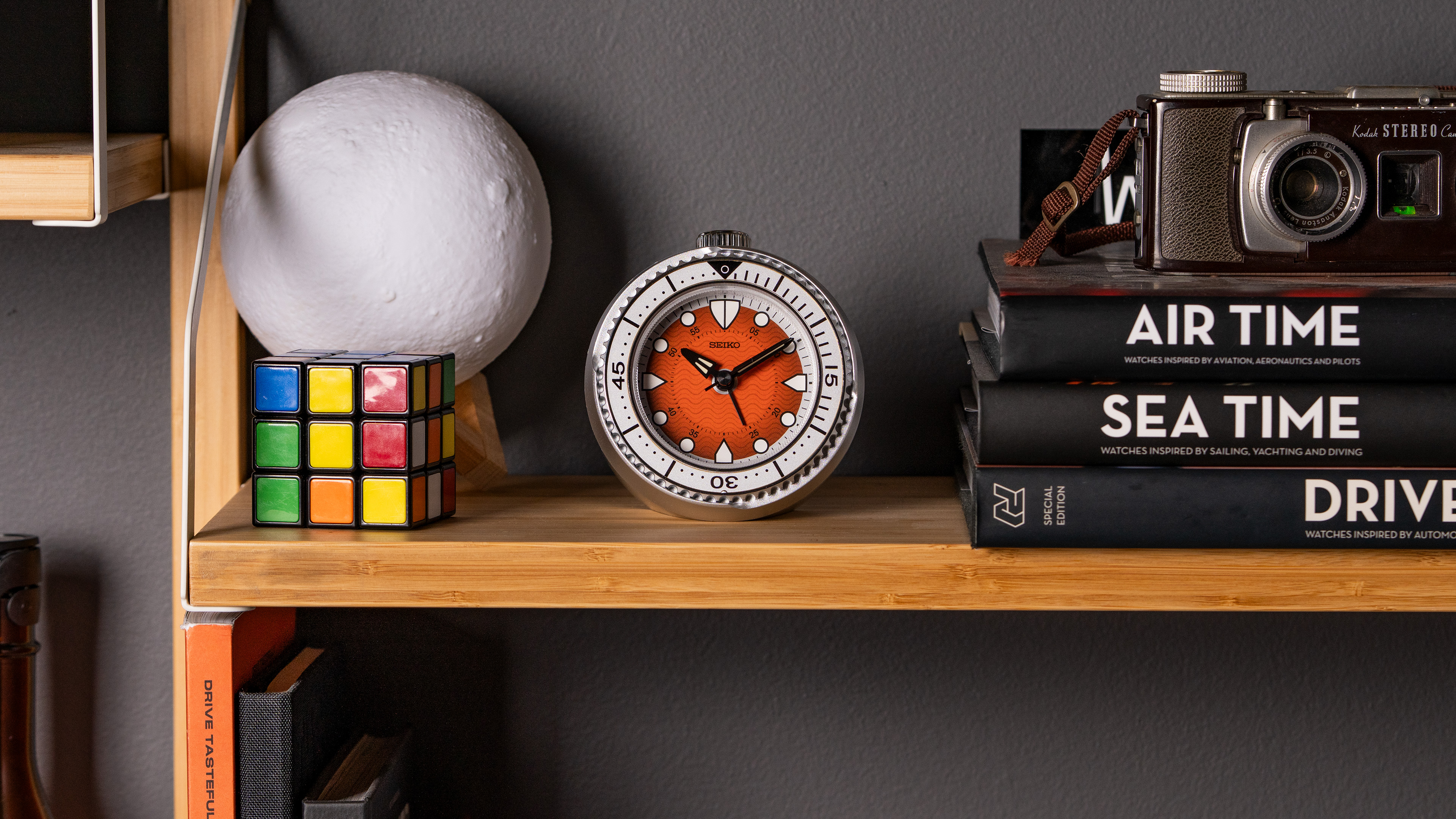 Seiko Mai Modern Rotating Bezel Alarm Clock – Windup Watch Shop