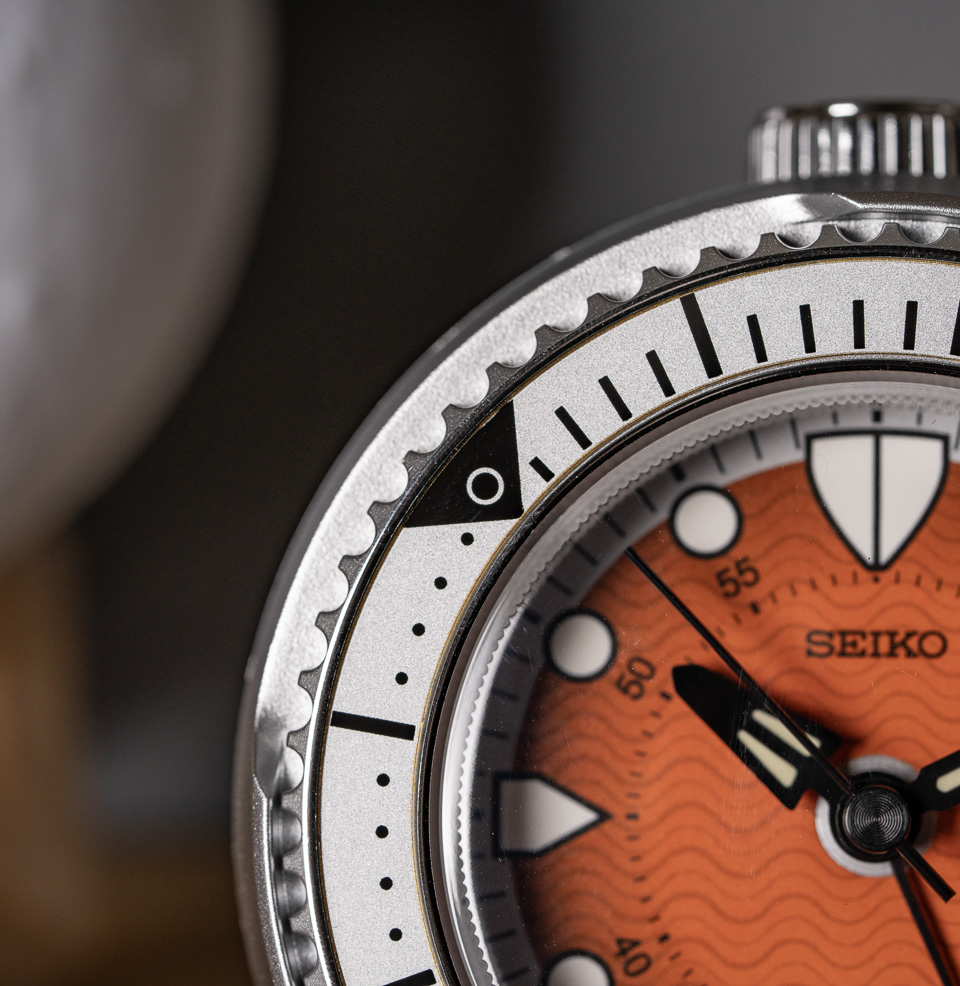 Mai Modern Rotating Bezel Alarm Clock Alarm Function