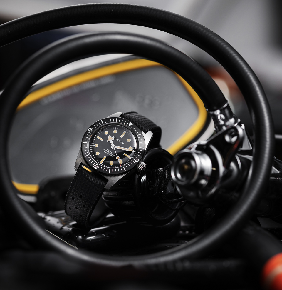 38mm Skindiver Automatic Dive Watch Clean, Legible dial