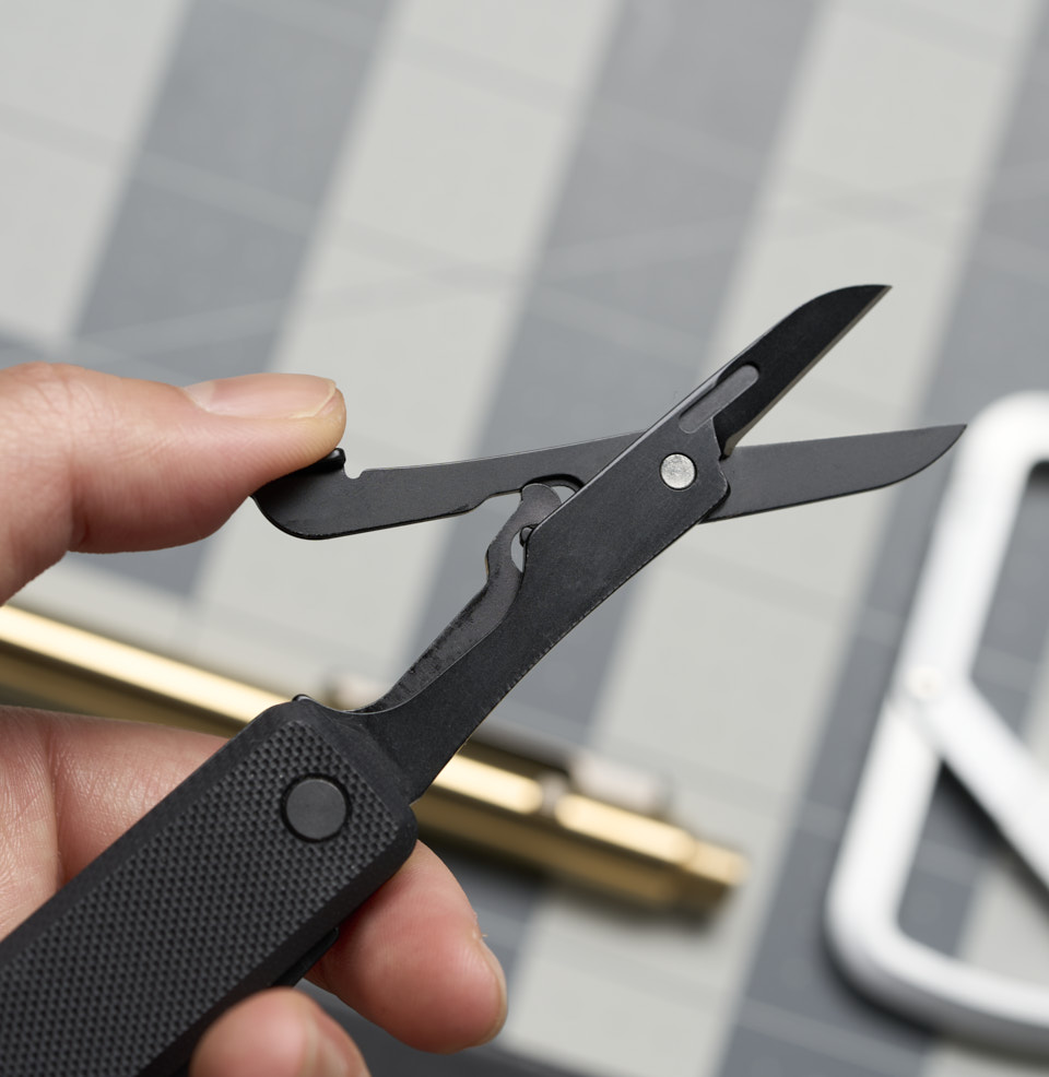 The Ellis Spring-Loaded Scissors 