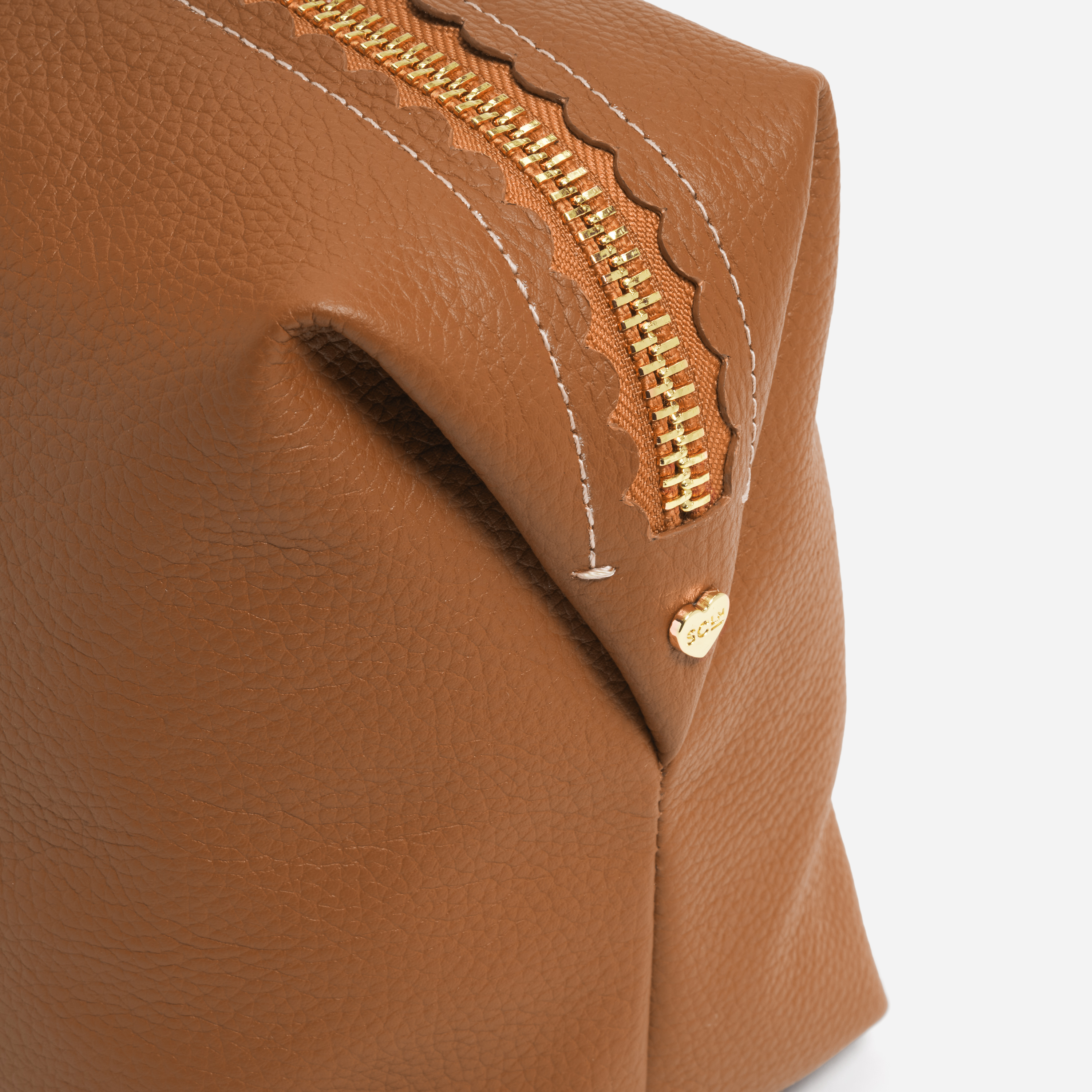Henrietta Pouch 26