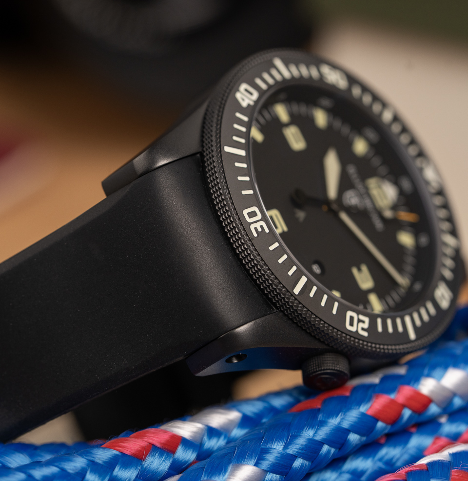 Holton Professional Quartz Hardened 1200HV bezel