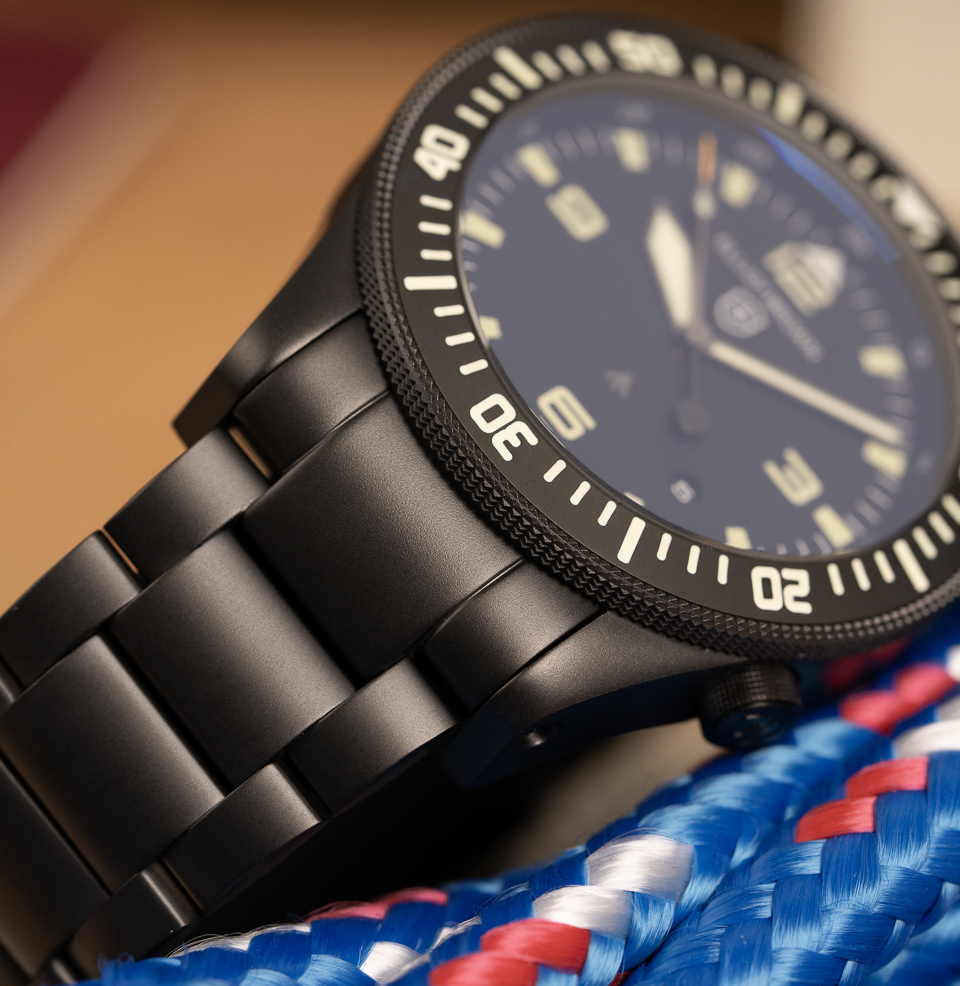 Holton Professional Quartz Hardened 1200HV bezel