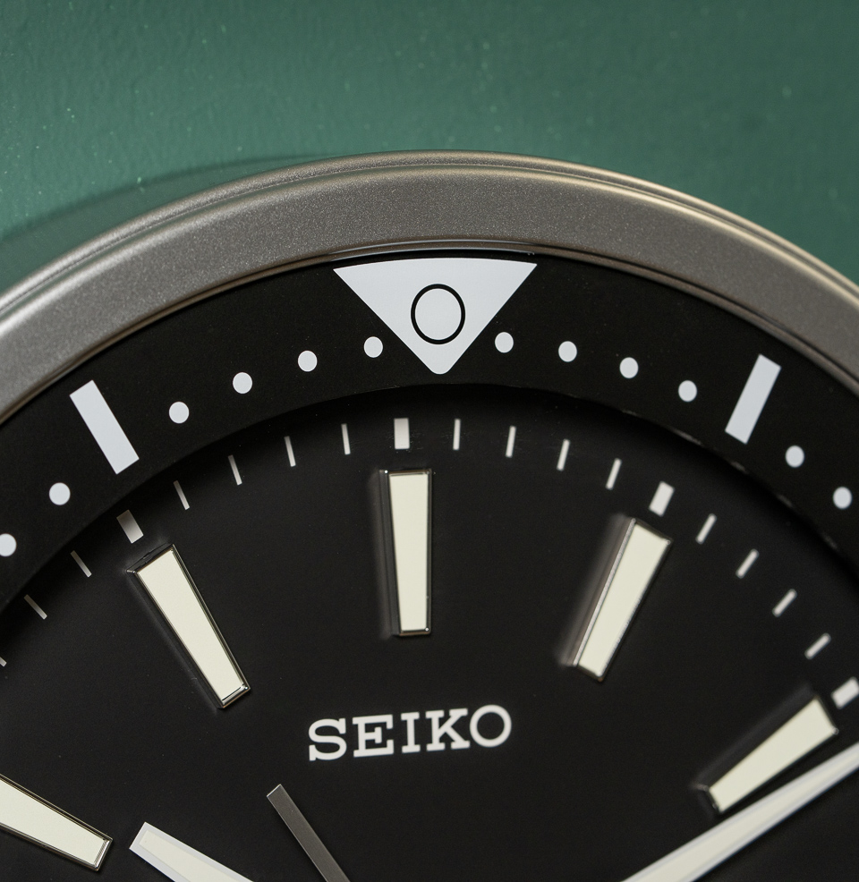 Heritage Design Clock QXA723A Watch Design