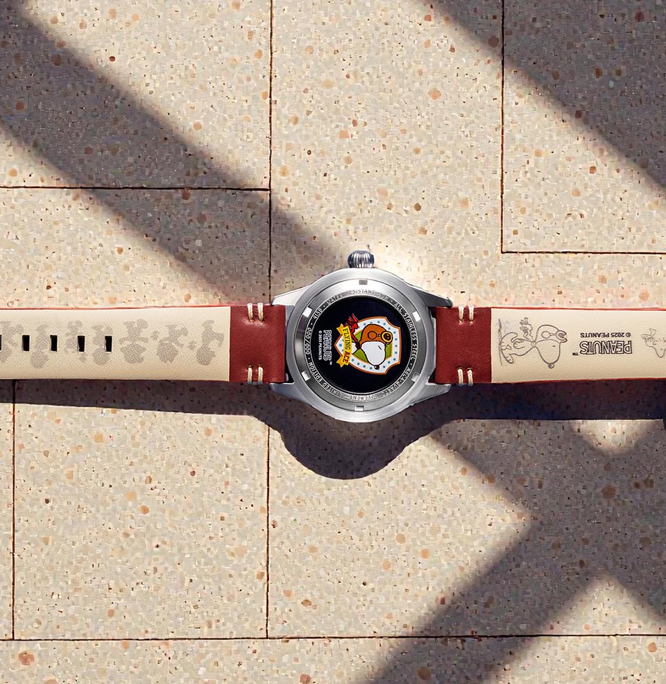 AVI-8 Peanuts Snoopy Flying Ace Limited Edition Snoopy caseback