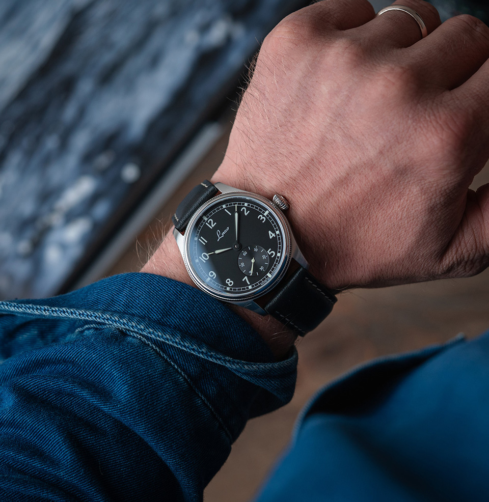 Bremerhaven 39 Handwinding | Black Dial 39mm on a 7.0” wrist