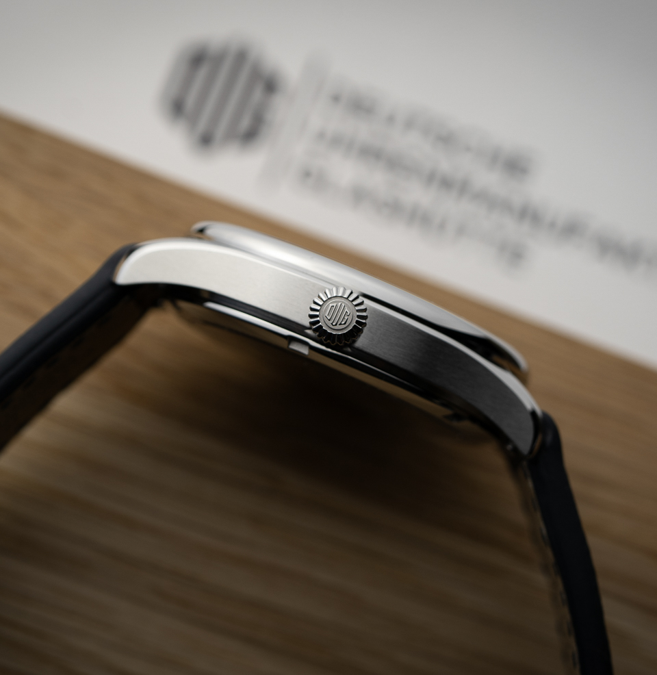 DUG Special Edition Purist Granitgrau Watches Thin Case