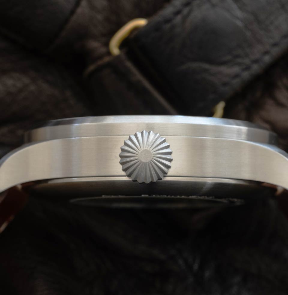 Aachen 42mm Automatic | Black Squat onion crown