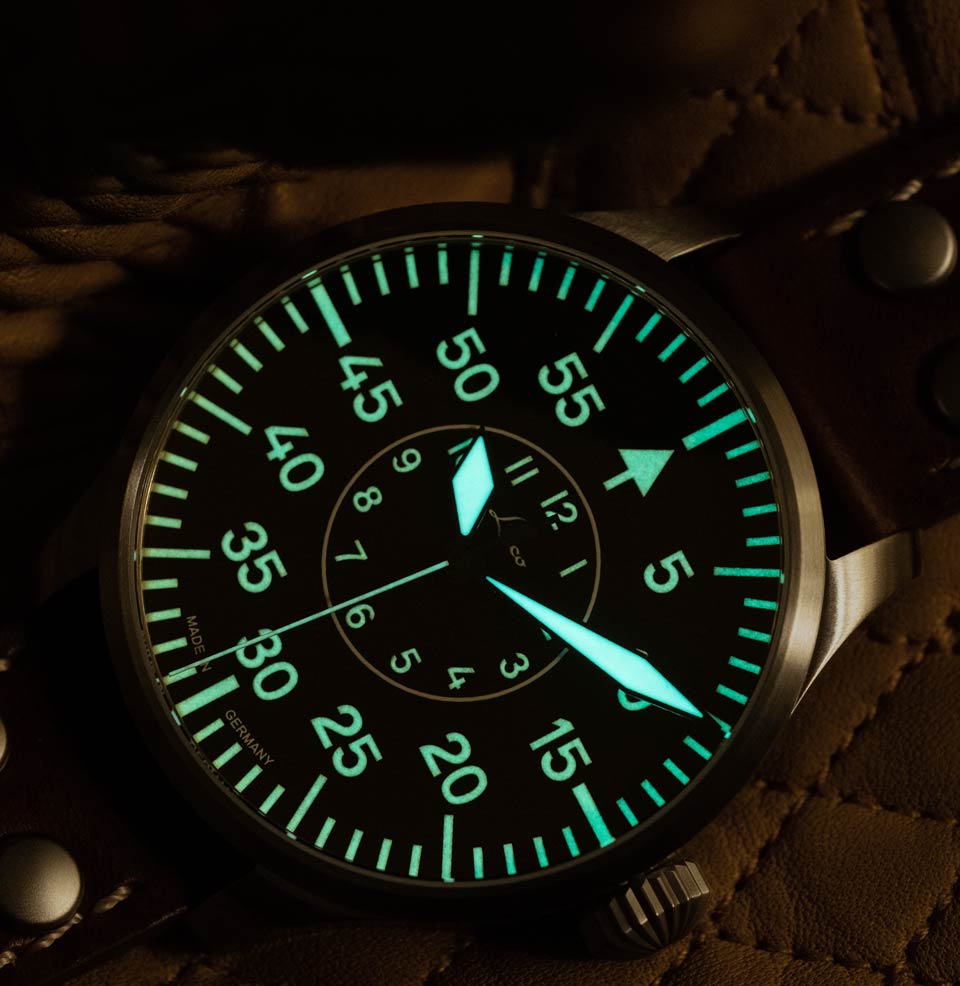 Aachen 42mm Automatic | Black Lume on dial and hands