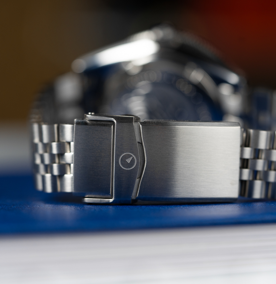 Islander Northport Automatic Dive Watch Milled 6-Position Clasp