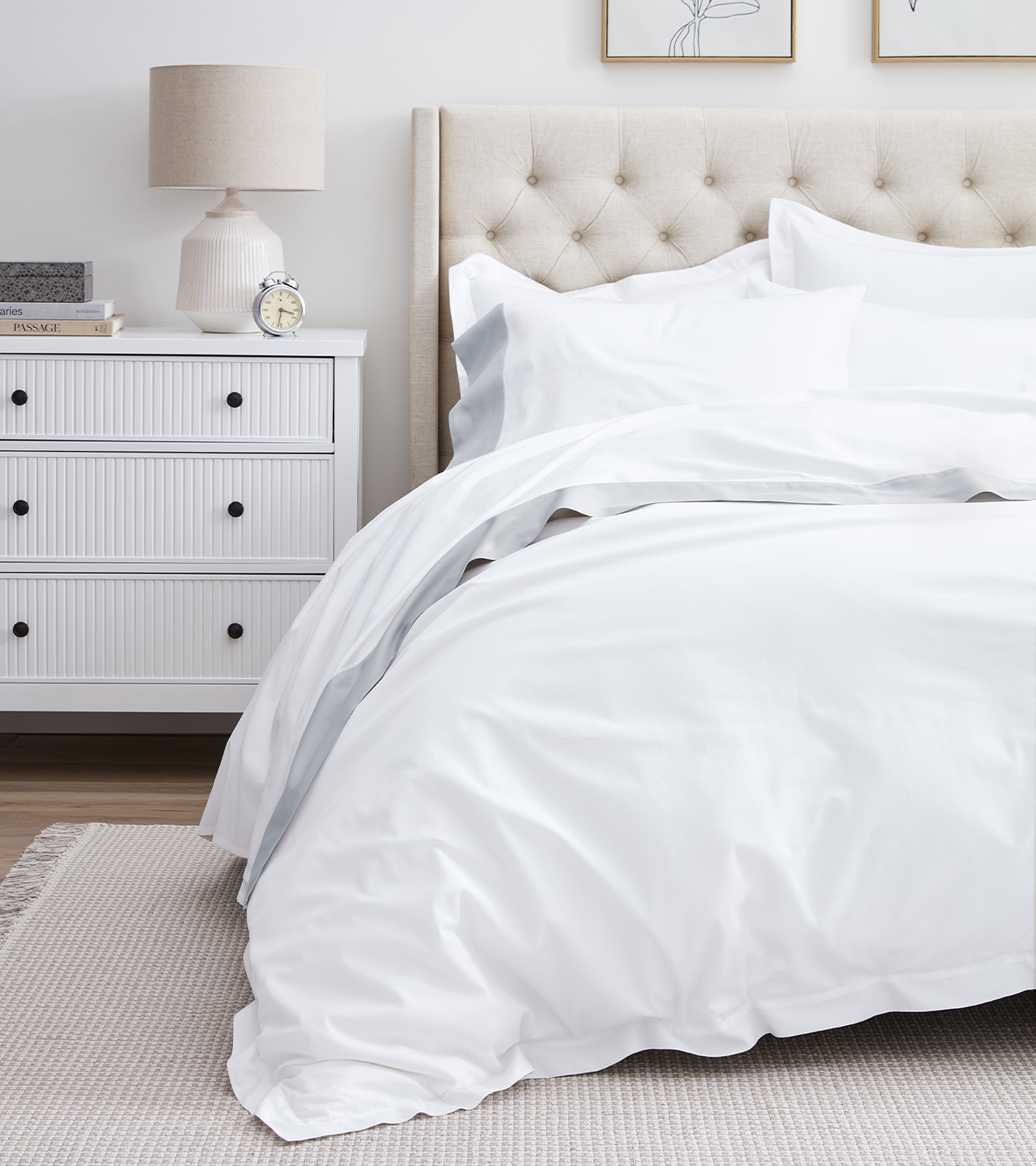 Bed made with Colorblock Sheet Set in White/Shore