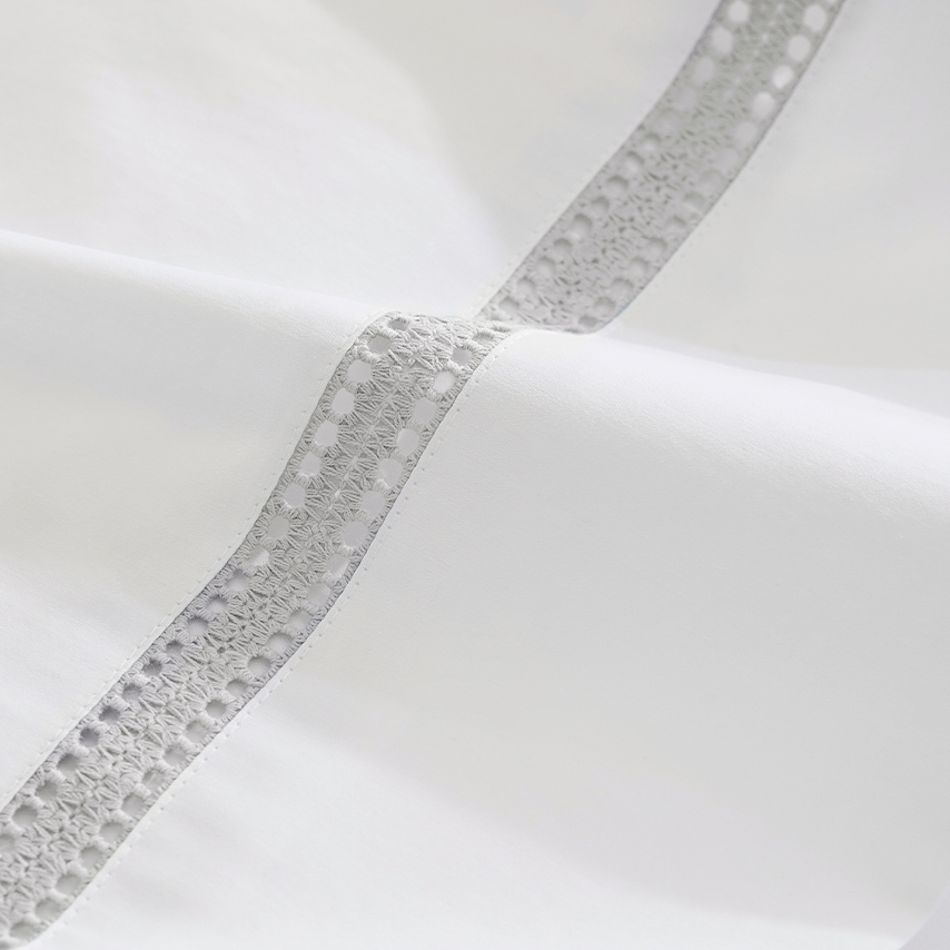 Signature Eyelet Sheet Set