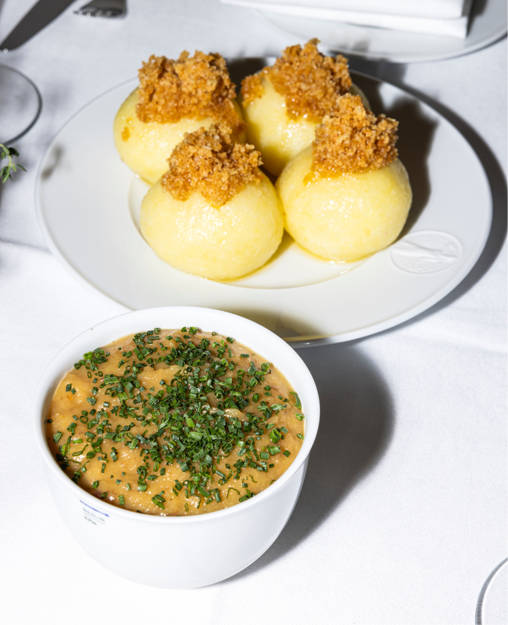 © Lukas Kirchgasser