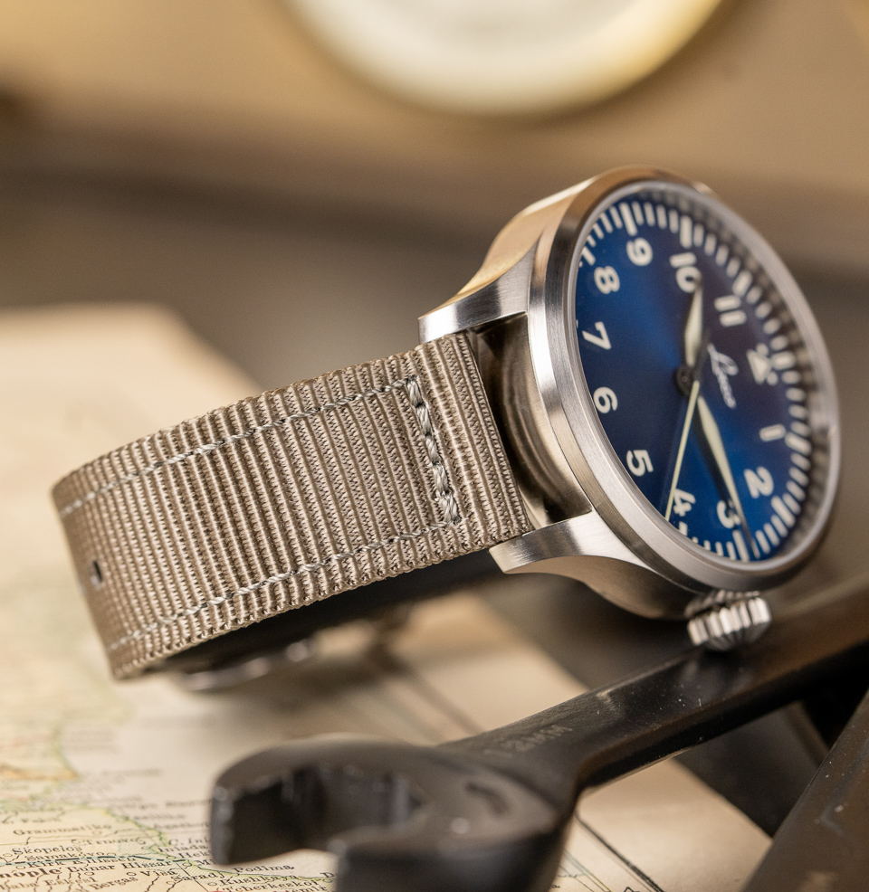 Augsburg Blaue Stunde 39mm | Blue Dial Watch Brushed steel case