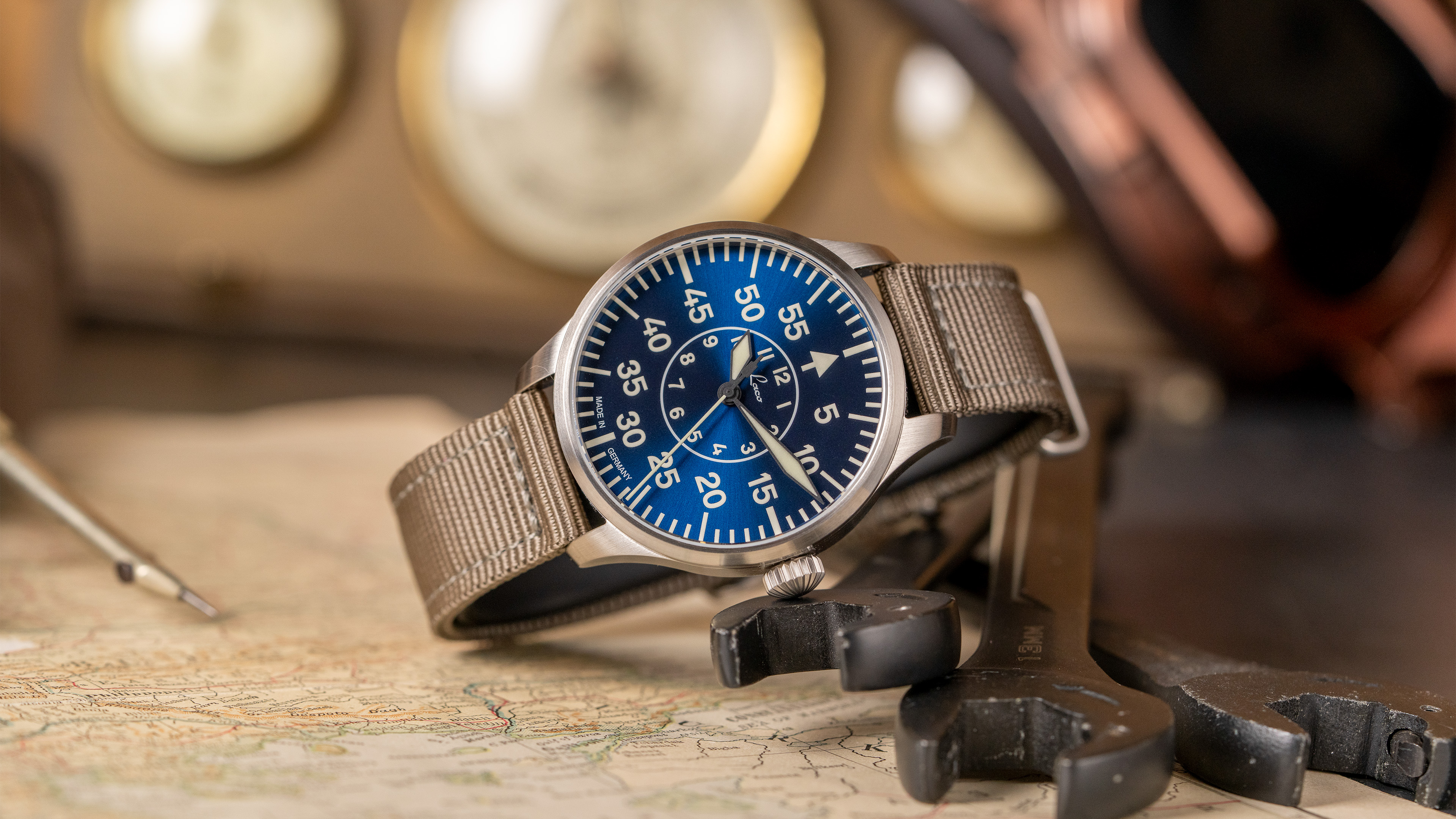 Aachen Blaue Stunde 39 | Blue Dial Watch – Windup Watch Shop