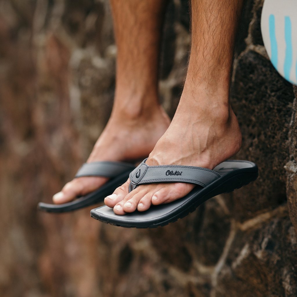 Olukai mens flip store flops near me