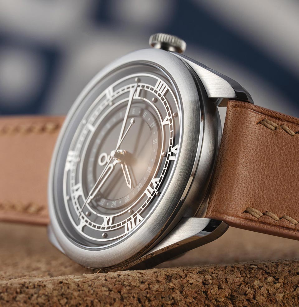 Coriolis Pointer Date - Rhodium Black Finishing focused case design