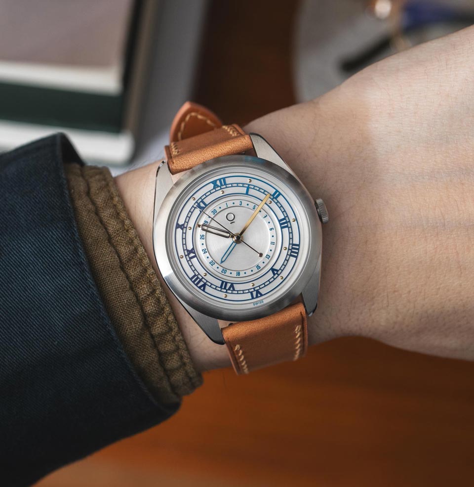 Coriolis Pointer Date - Skyline Silver A unique and slightly formal style