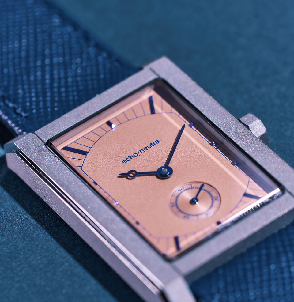 echo/neutra Rivanera Ros'Antico Flat sapphire crystal