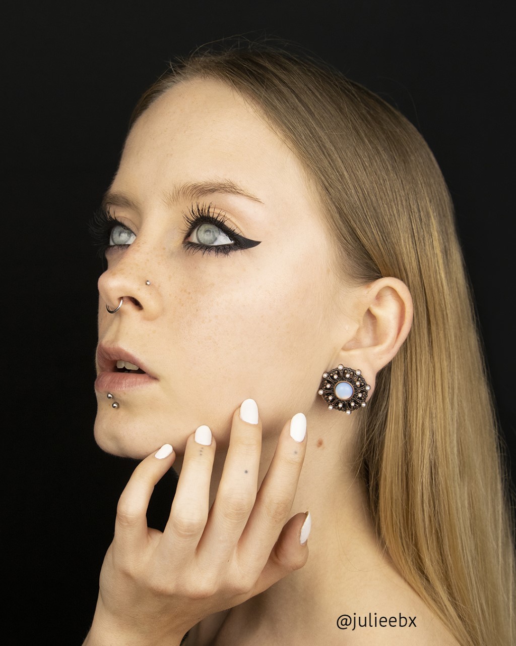 Female wearing cool Elegant Pearl Plug / Gauge