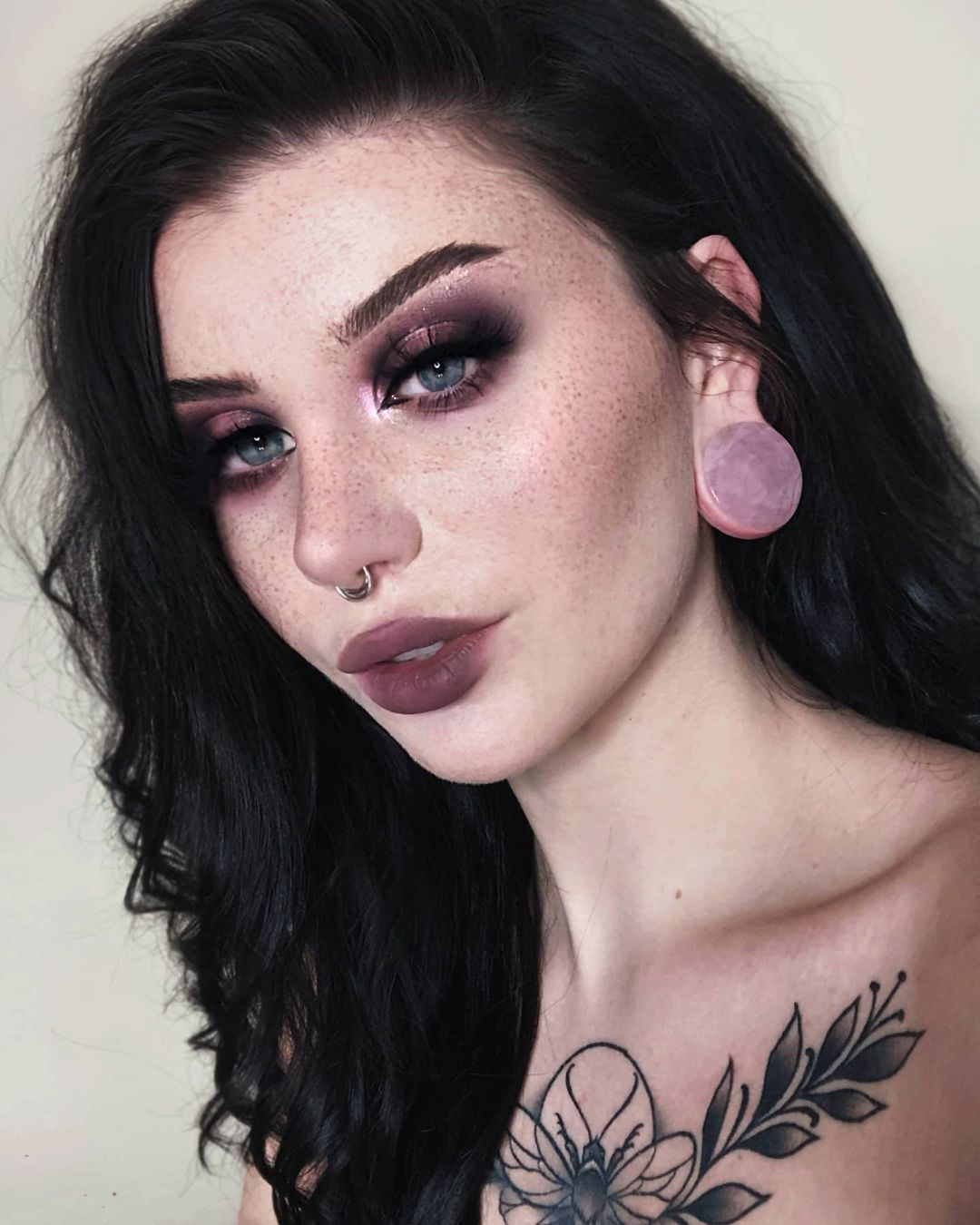 emo   Rose Quartz Stone Plug / Gauge