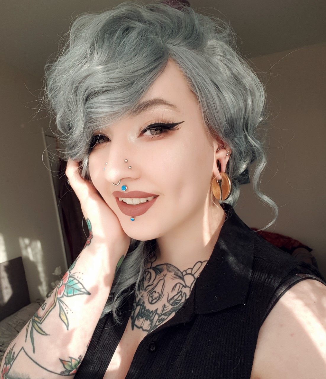 Girl wearing pretty  Circle Keyhole - Brass Ear Weights (Pair)