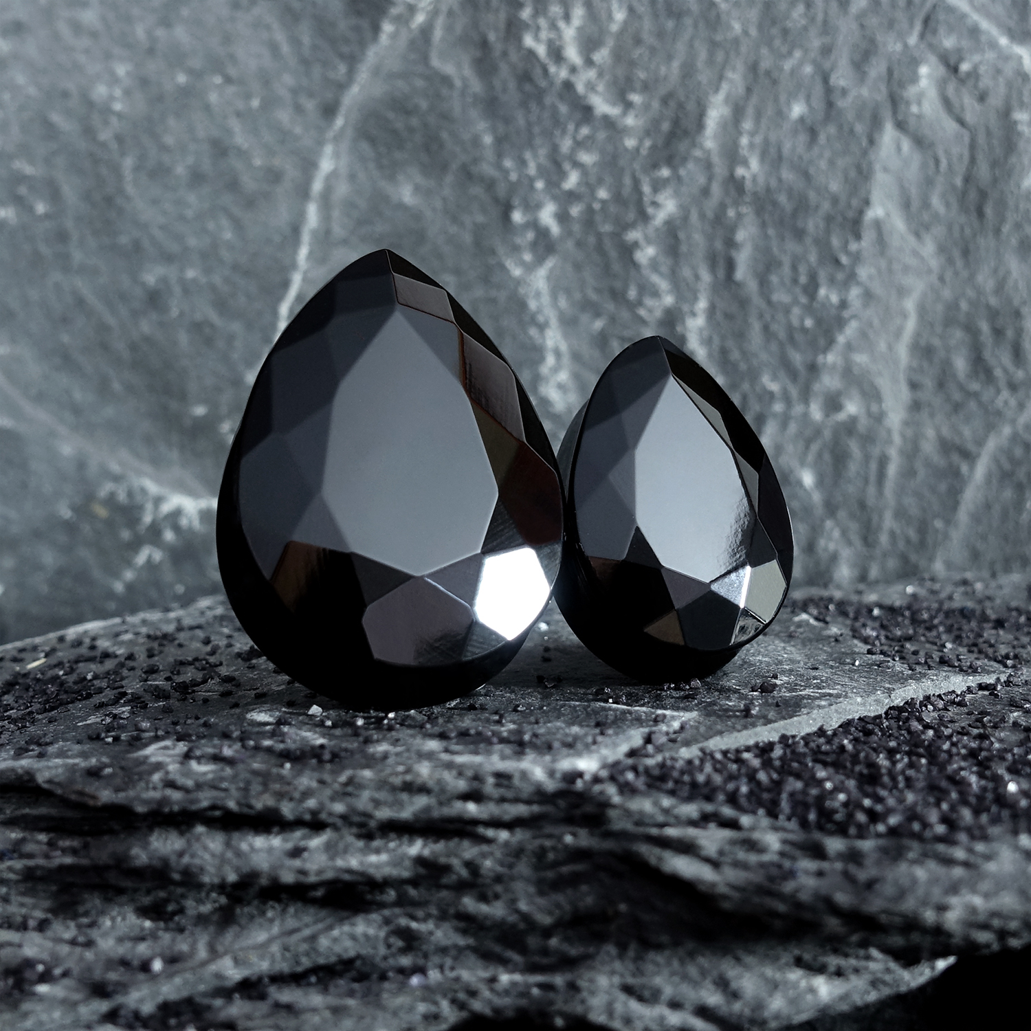gothic  Black Faceted Obsidian Teardrop Glass Plug / Gauge