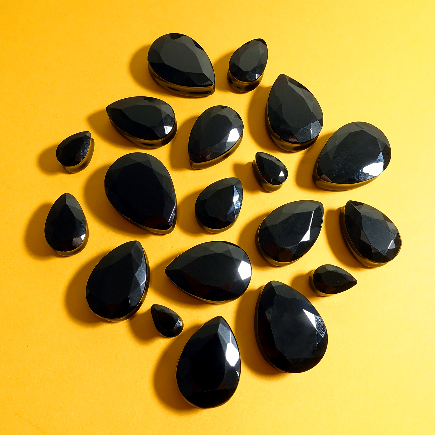 Unique   Black Faceted Obsidian Teardrop Glass Plug / Gauge