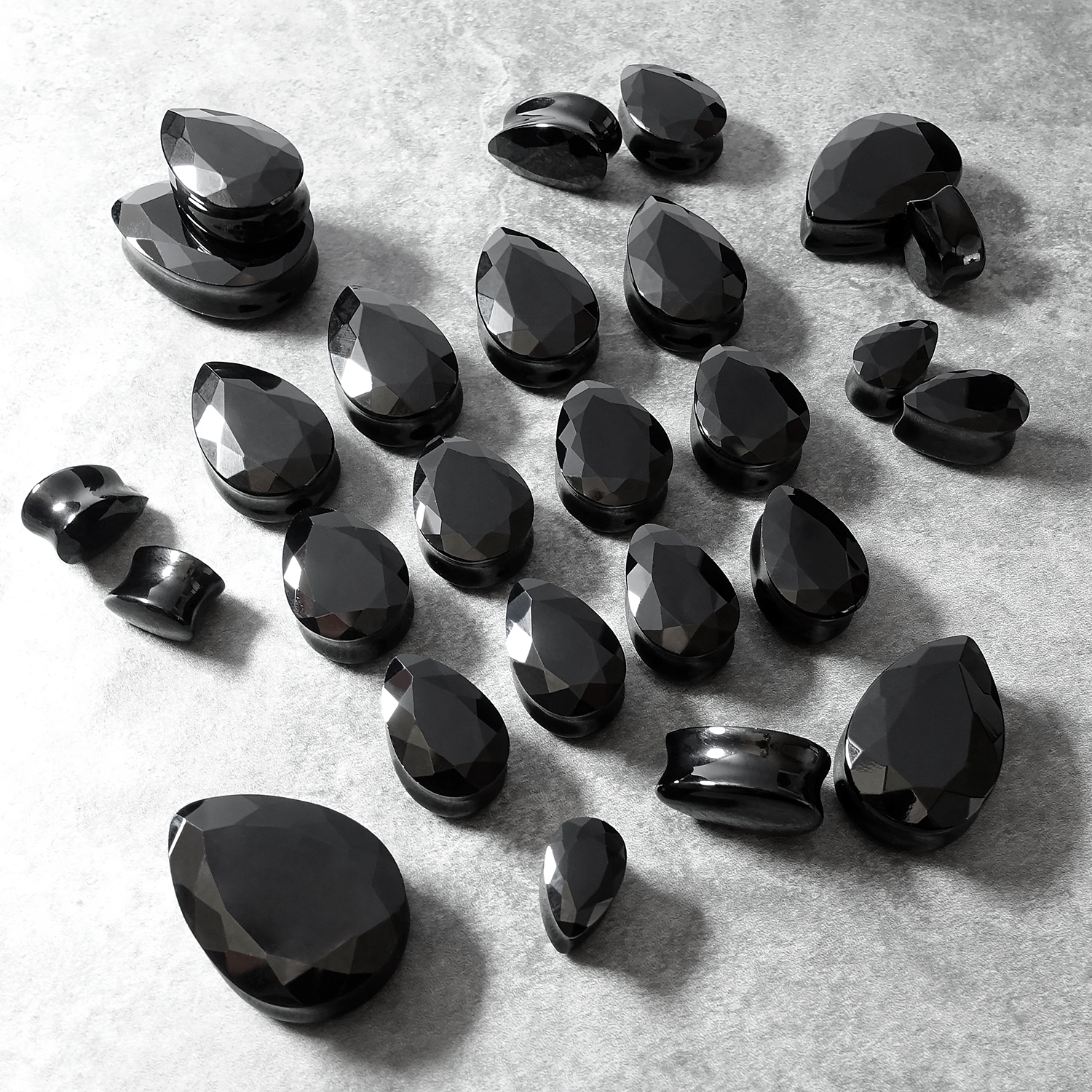 pretty  Black Faceted Obsidian Teardrop Glass Plug / Gauge